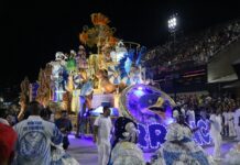 Arranco mostra força das mães em bonito e competente desfile