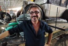 Botafogo Samba Clube anuncia saída do carnavalesco Alex de Souza