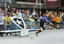 Botafogo Samba Clube é uma grata surpresa com bom desempenho do casal e samba na ponta da língua