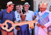 Capital mundial do carnaval! Rei Momo recebe a chave do Rio de Janeiro para comandar a folia
