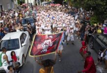 Desfile dos ‘Doentes da Sapucaí’ homenageia o intérprete Quinho