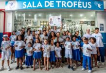 Crianças do Instituto Beija-Flor realizam trabalho sobre Laíla e homenageiam o filho do mestre