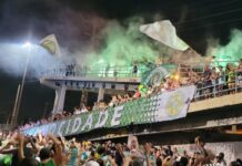 Comunidade apaixonada! Mocidade encerra ensaios de rua com canto forte e grande público