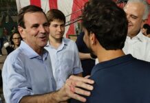 ‘Monumental!’ Eduardo Paes visita barracões das escolas do Grupo Especial e fala sobre o futuro do carnaval