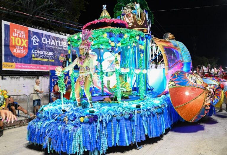 Acadêmicos da Abolição faz desfile impecável e mostra que está pronta para a Série Ouro
