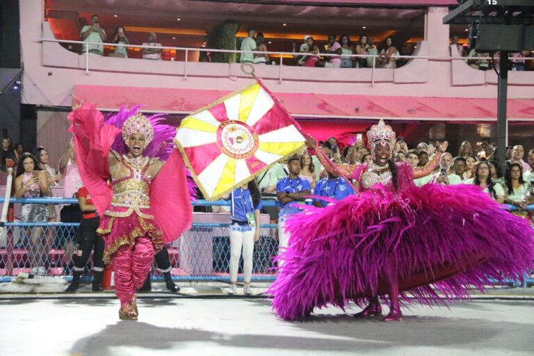 União do Parque Acari renova com casal de mestre-sala e porta-bandeira para o Carnaval 2026