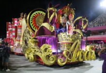 União do Parque Acari faz bonito desfile plástico, mas tem evolução travada e estoura o tempo