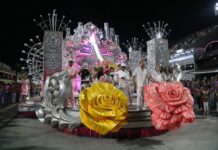 Cordas de Prata: segundo carro da União do Parque Acari celebra Moacyr Luz e a Velha Guarda