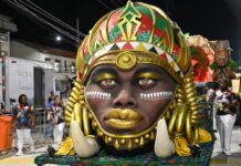 Com Oxum na frente, Engenho da Rainha leva beleza das águas para Intendente