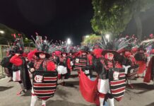 Exu Flamenguista: União de Maricá celebra identidade popular brasileira com samba, futebol e religiosidade
