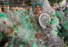 A Magia da Pororoca: baianas da Grande Rio celebram o encontro das águas