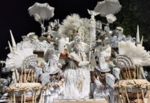 Imperatriz Leopoldinense exalta Oxalá em desfile marcante no Carnaval 2025