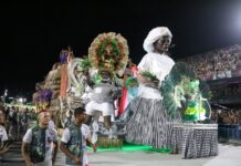 Inocentes de Belford Roxo enfrenta contratempos, tem desfile conturbado e estoura o tempo na avenida