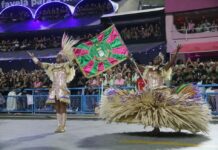 Mangueira completa 97 anos com celebração dupla no Palácio do Samba