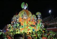 ‘Mocidade enverga, mas não quebra’, afirma diretor de carnaval