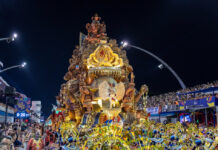 Mocidade Alegre traz linda estética e conta com grande atuação do casal de mestre-sala e porta-bandeira