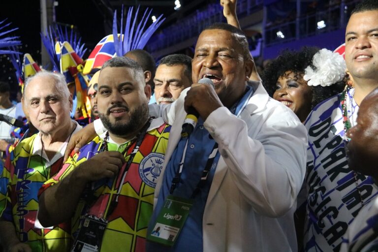 INÉDITO! ACADÊMICOS DE NITERÓI É CAMPEÃ DA SÉRIE OURO NO CARNAVAL 2025