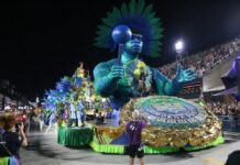 Unidos da Ponte mostra força e garra na Avenida