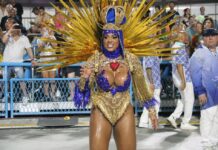 Rainha de bateria da Portela, Bianca Monteiro recebe Medalha Pedro Ernesto em evento cultural no Rio