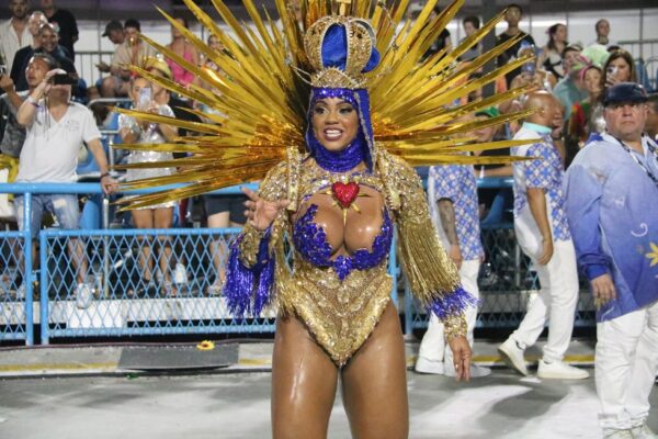 Rainha de bateria da Portela, Bianca Monteiro recebe Medalha Pedro Ernesto em evento cultural no Rio 1 portela 25 24