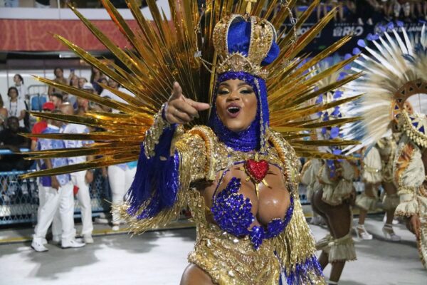 Majestade fica! Bianca Monteiro segue como rainha de bateria da Portela 1 portela 25 25