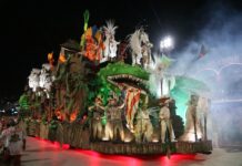 Porto da Pedra faz desfile sólido, com destaque para evolução e enredo em seu retorno à Série Ouro