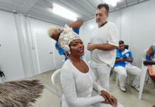 Selminha Sorriso e Claudinho se emocionam ao homenagear Laíla em desfile da Beija-Flor de Nilópolis