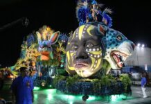 Tijuca tem samba e trabalho primoroso de fantasias como destaque, mas passa por problemas de evolução