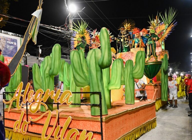 Alegria do Vilar faz jus ao nome e contagia a Intendente Magalhães com um desfile arrebatador