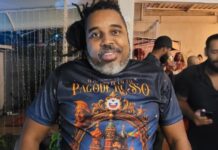 Mestre Washington Paz retoma a oficina de percussão na Inocentes de Belford Roxo