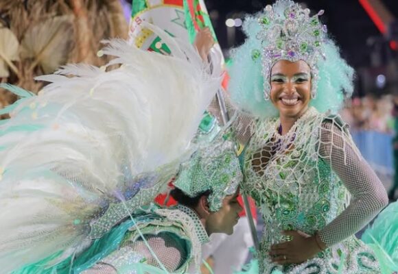Taciana fala sobre emoção e cuidados ao desfilar grávida no último carnaval: 'A Grande Rio me abraçou' 1 taciana granderio