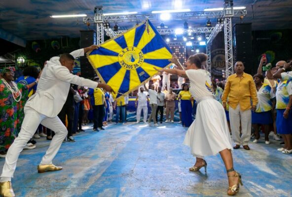 Com valorização aos compositores, Unidos da Tijuca lança disputa de samba 2026 1 casal tijuca