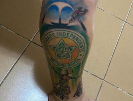 Amor tatuado: comissões de frente da Mocidade viram arte no corpo de torcedor 1 tatoo aladim
