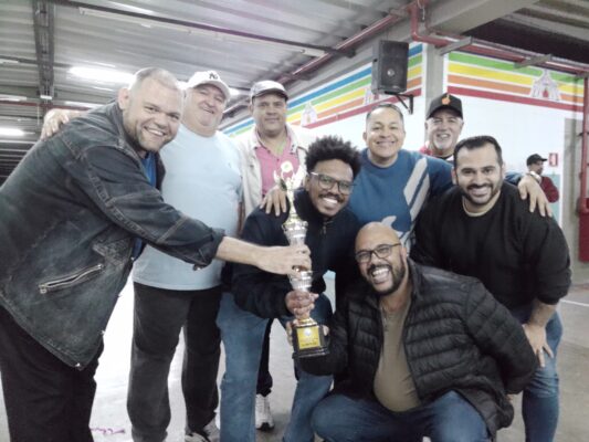 Com altares e andores, 'romeiros da Dom Bosco' aclamam samba para o Carnaval 2026 1 dombosco samba26 1