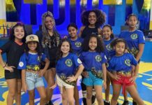 Mayara Lima retoma aulas de samba no pé em projeto social para crianças do Morro do Tuiuti