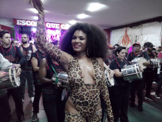 Na noite de xirê, Mocidade Unida da Mooca lança samba oficial para o Carnaval 2026 8 mum samba2026 5
