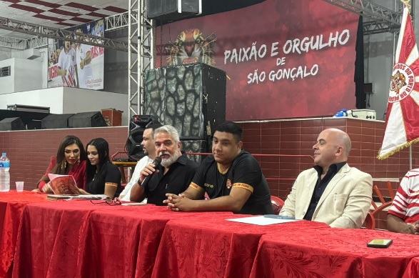 ‘Todo mundo sempre teve uma puta guardada dentro de si’, diz Mauro Quintaes sobre enredo da Porto da Pedra para o Carnaval 2026 1 pp sinopse2026