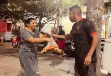 Instituto Imperatriz distribui 500 sacolas de legumes para moradores do Complexo do Alemão