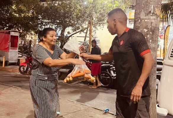 Instituto Imperatriz distribui 500 sacolas de legumes para moradores do Complexo do Alemão 1 alimentosinstituto