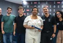 Guanayra Firmino e Evelyn Bastos recebem título de beneméritos da Liesa