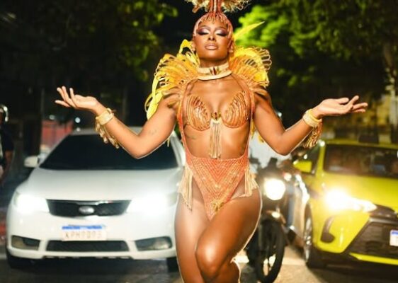 ‘Pretendo ficar o resto da minha vida na Viradouro’, diz a musa Carolina Macharethe 1 macharethe