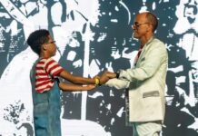 Viradouro emociona ao celebrar mestre Ciça no palco na Noite dos Enredos