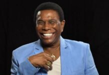 Neguinho da Beija-Flor comemora 50 anos de carreira com show no Casarão do Firmino