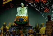 Noite dos Enredos 2026: Paraíso do Tuiuti encanta com teatralização e dança sobre o Ifá