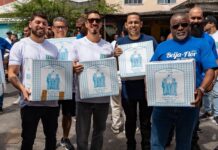 Beija-Flor celebra Cosme e Damião com carreata solidária em Nilópolis