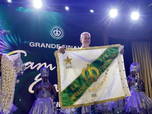 ‘Pode sonhar’: Ney Matogrosso se emociona com homenagem da Imperatriz Leopoldinense 1 imperatriz26 final 26