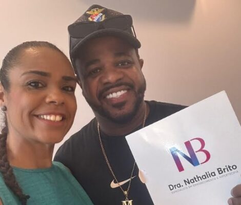 Médica e musa da União da Ilha, Nathalia Brito, assume acompanhamento de saúde do mestre de bateria Marcelo Santos 1 musamestre