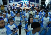 Portela chega à semifinal com sambas consistentes e reafirma força de sua disputa no Carnaval 2026