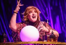 Astros, estrelas e figuras importantes da história: Rosas de Ouro apresenta fantasias e mostra um tema rico para o Carnaval 2026