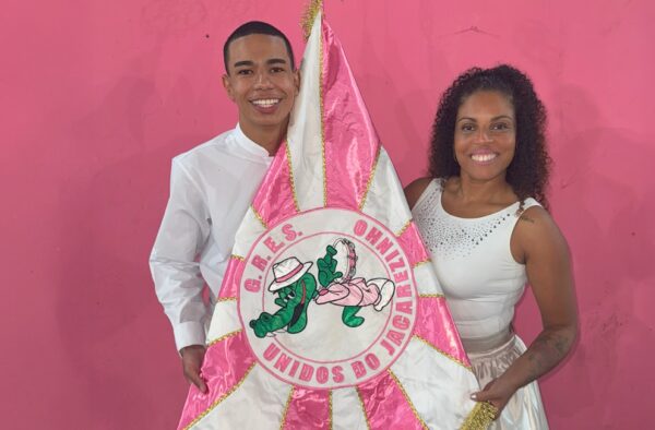 Conheça o novo segundo casal de mestre-sala e porta-bandeira da Unidos do Jacarezinho 1 segundocasaljacarezinho